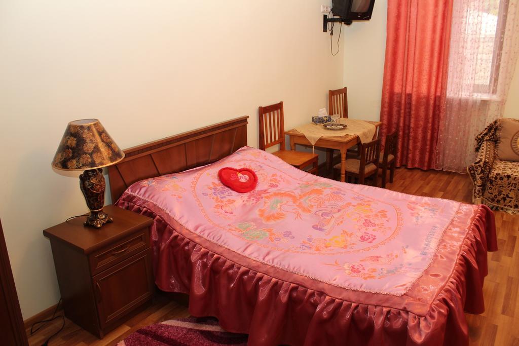 Hotel Mira ゴリス エクステリア 写真